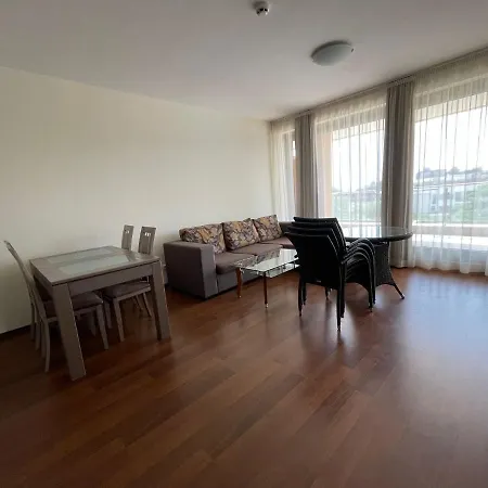Appartement In Peter House