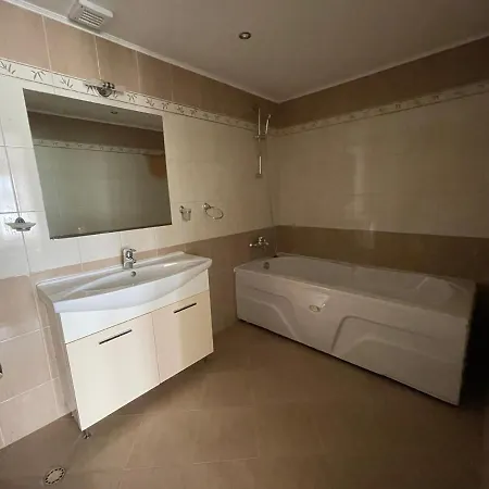 Apartment In Peter House