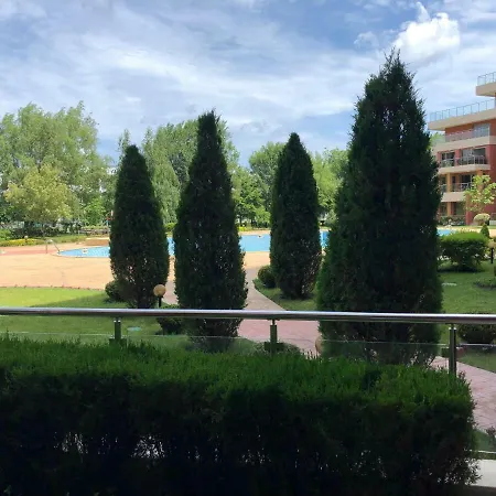 Apartment In Peter House *